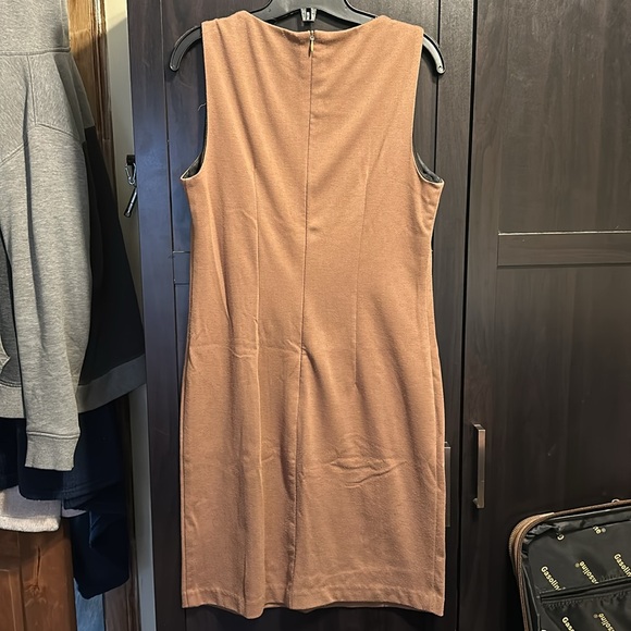 Lori Michaels dress, size 6, stretchy material - Picture 2 of 3